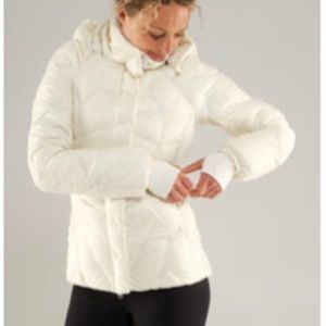 Lululemon Get Down belted puffer jacket. Sz 4